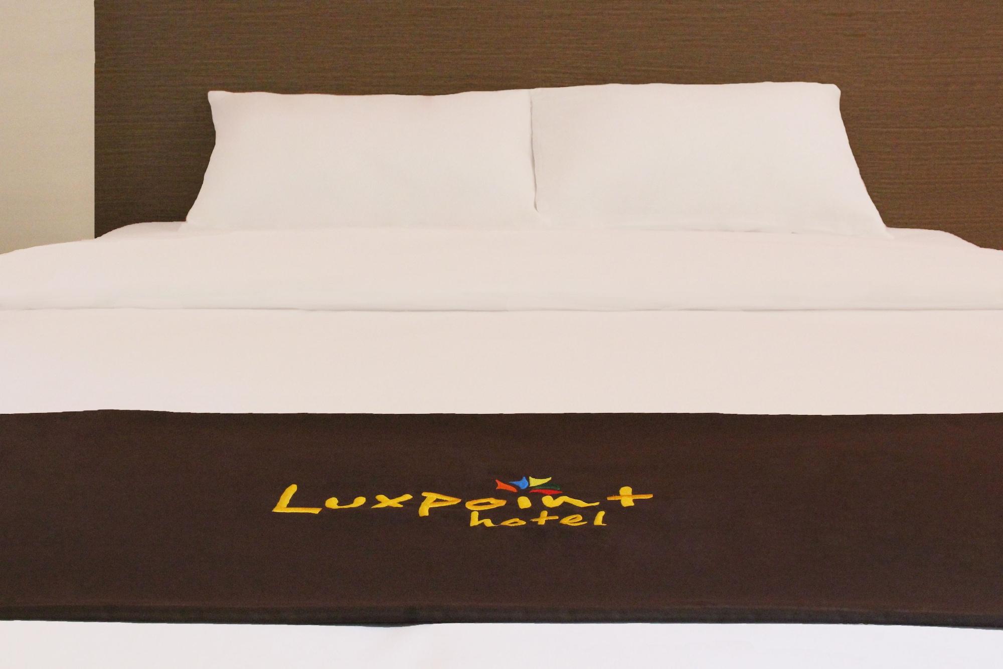 Luxpoint Hotel Baratajaya Surabaya Kültér fotó