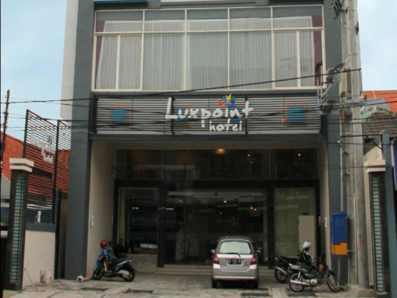 Luxpoint Hotel Baratajaya Surabaya Kültér fotó