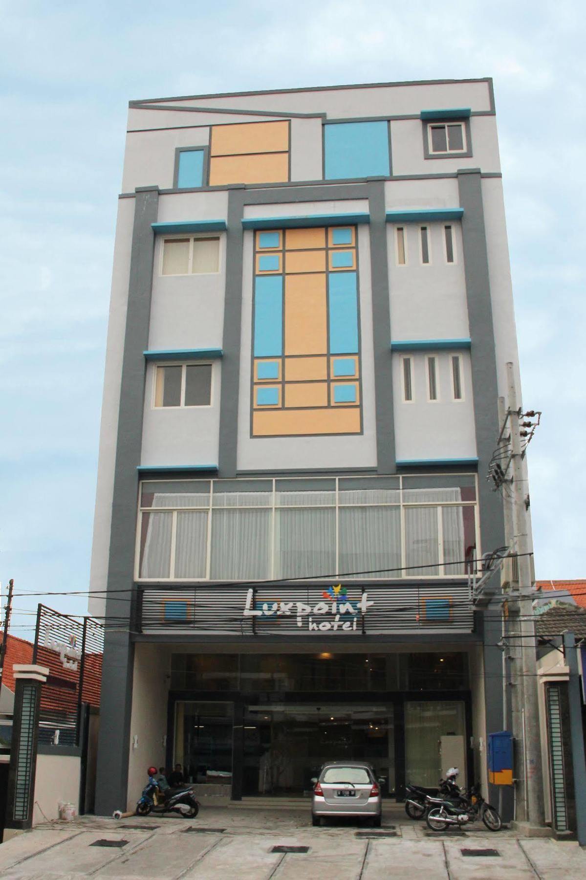 Luxpoint Hotel Baratajaya Surabaya Kültér fotó
