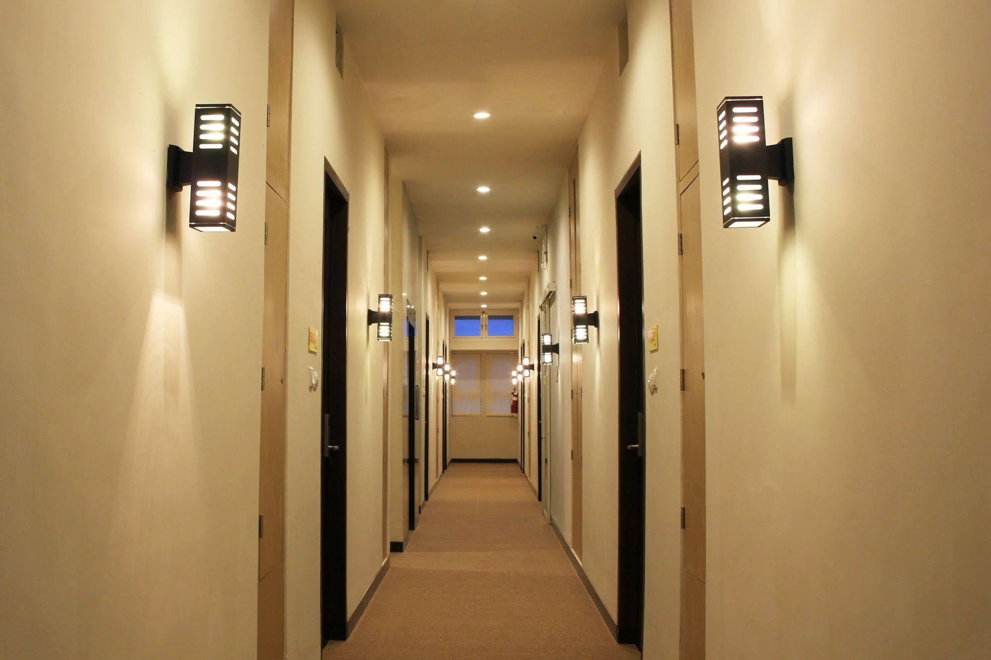 Luxpoint Hotel Baratajaya Surabaya Kültér fotó